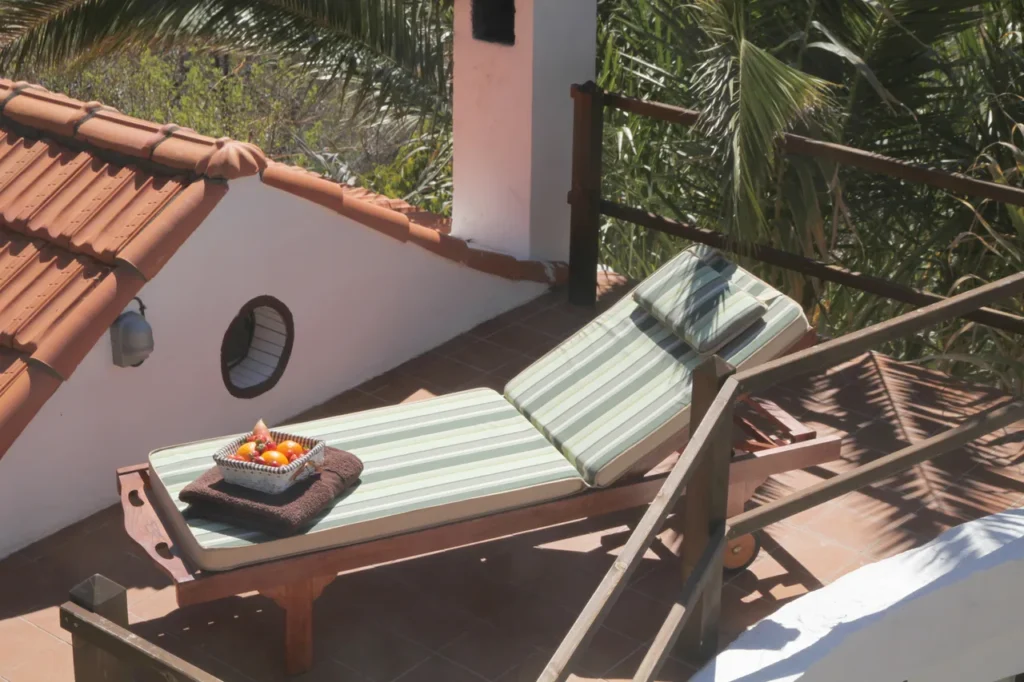 Liegeplätze auf den privaten Dachterrassen vom Ferienhaus El Refugio mit Studio auf La Palma